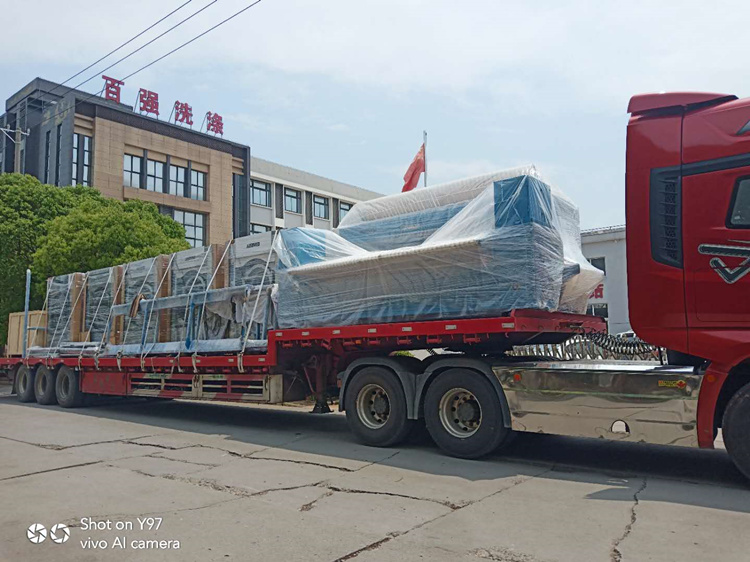 百強洗脫機、烘干機、燙平機等洗滌設(shè)備發(fā)貨海南-百強洗滌設(shè)備